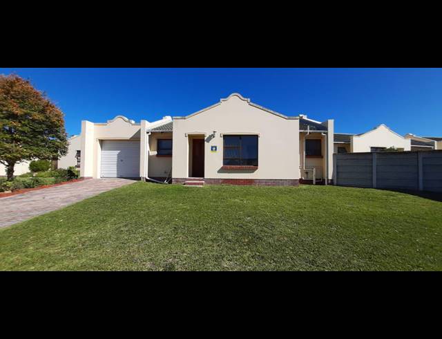 3 BEDROOM TOWNHOUSE RENTED IN LORRAINE